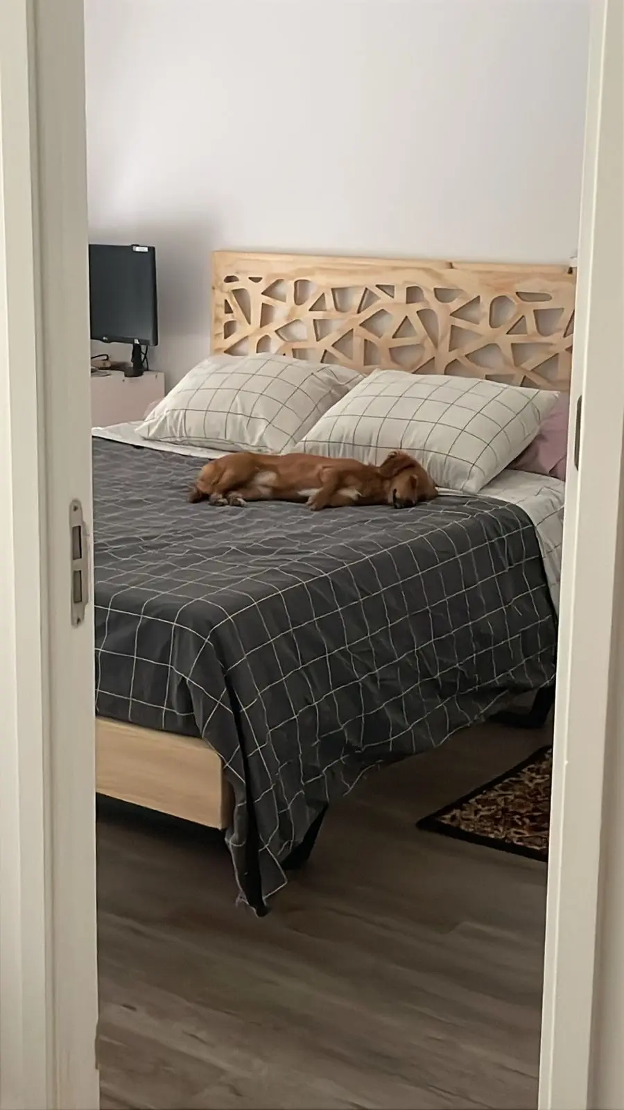 Cama matrimonial de madera