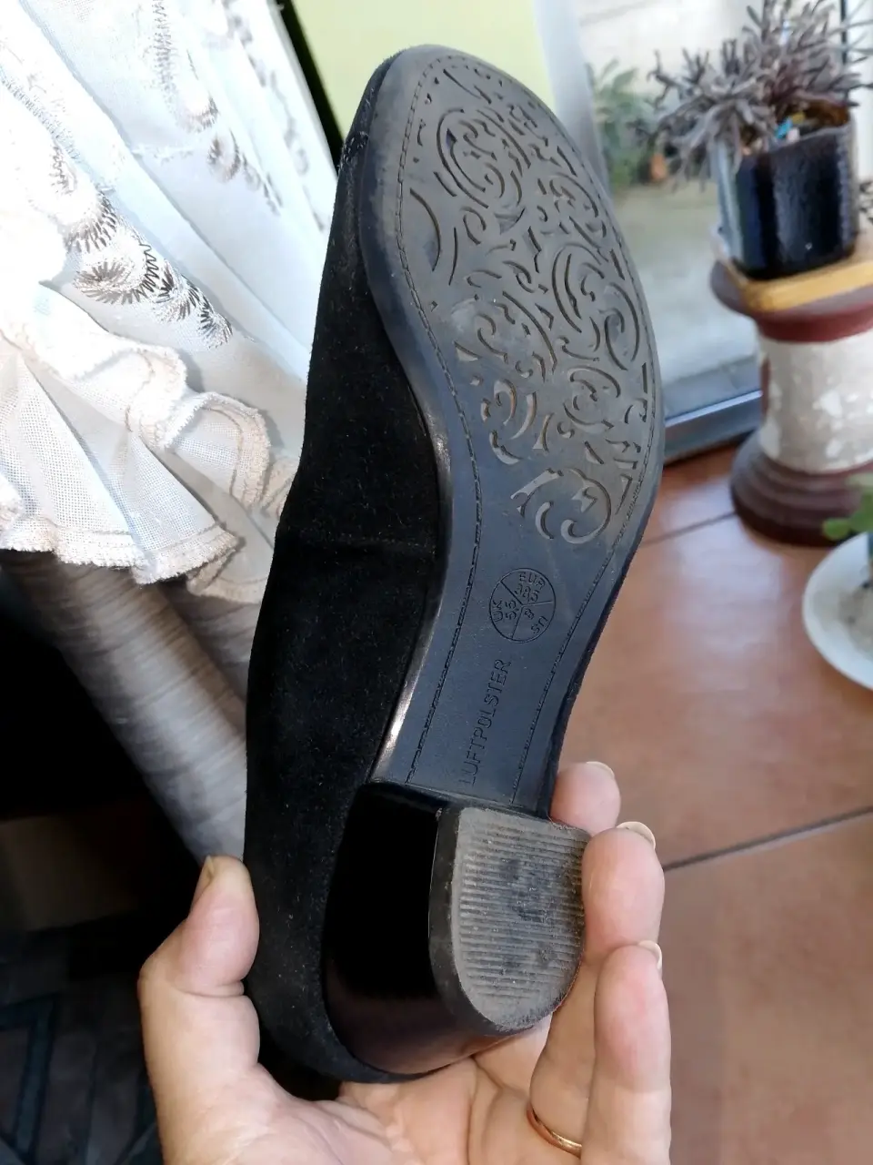Zapatos negros de gamuza - miniatura 3
