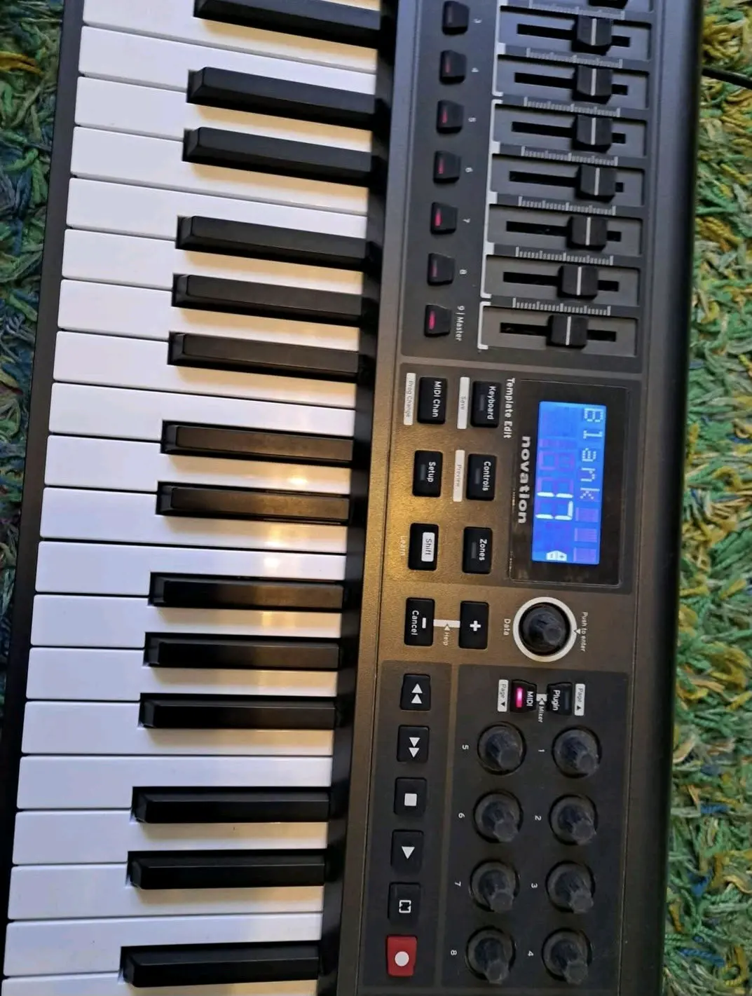 Controlador Midi NOVATION impulse 61 - miniatura 4