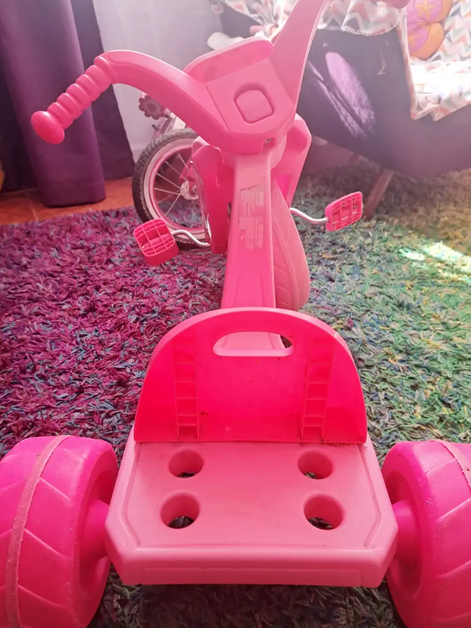 Triciclo infantil rosado Minnie - miniatura 2