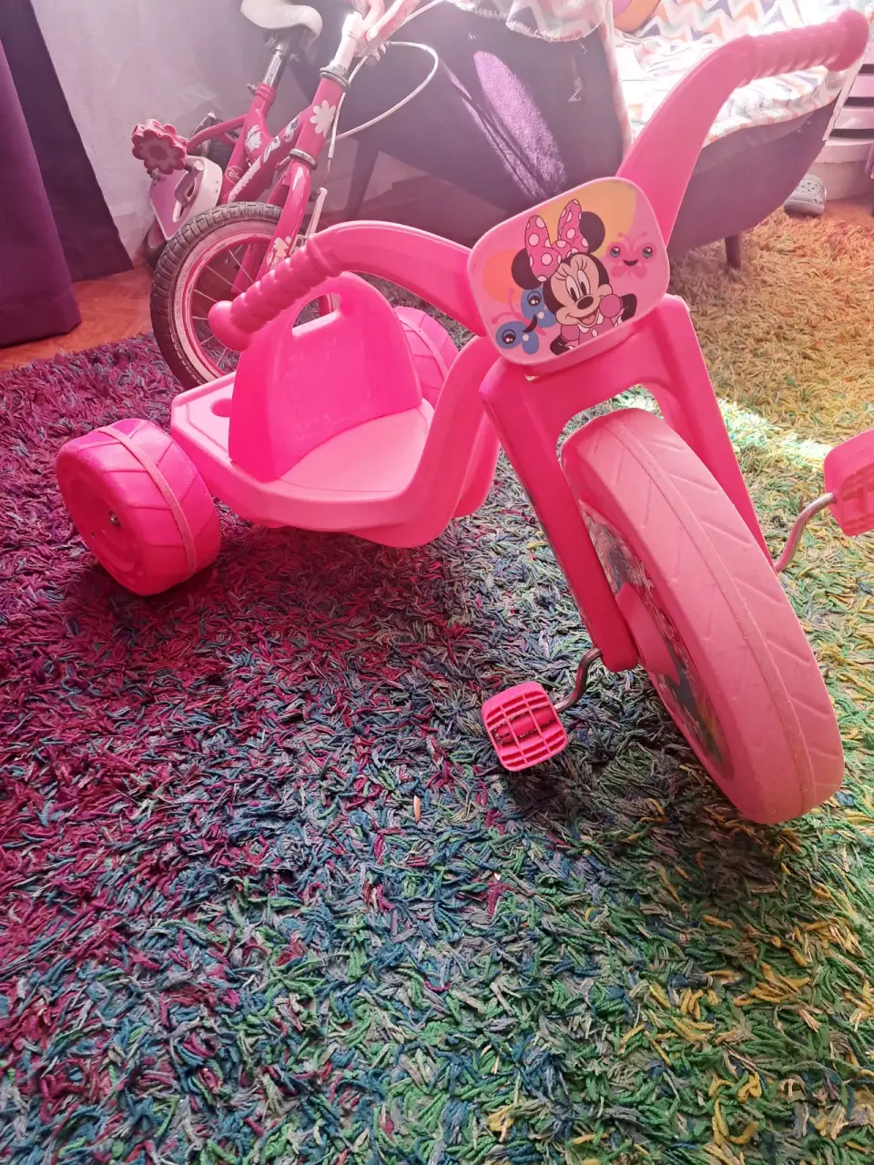 Triciclo infantil rosado Minnie - miniatura 5