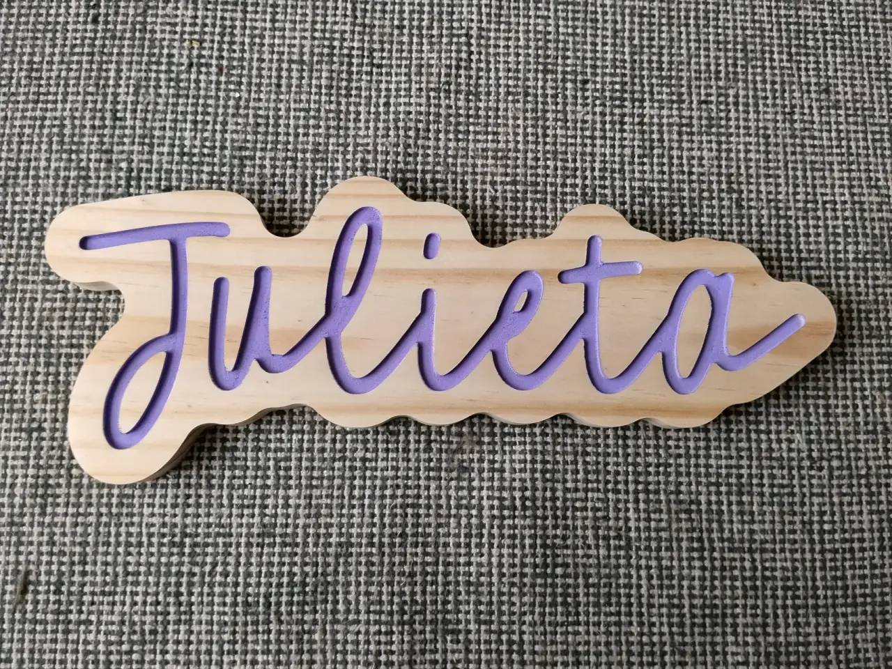Nombres en madera personalizados, pintado a mano - miniatura 2