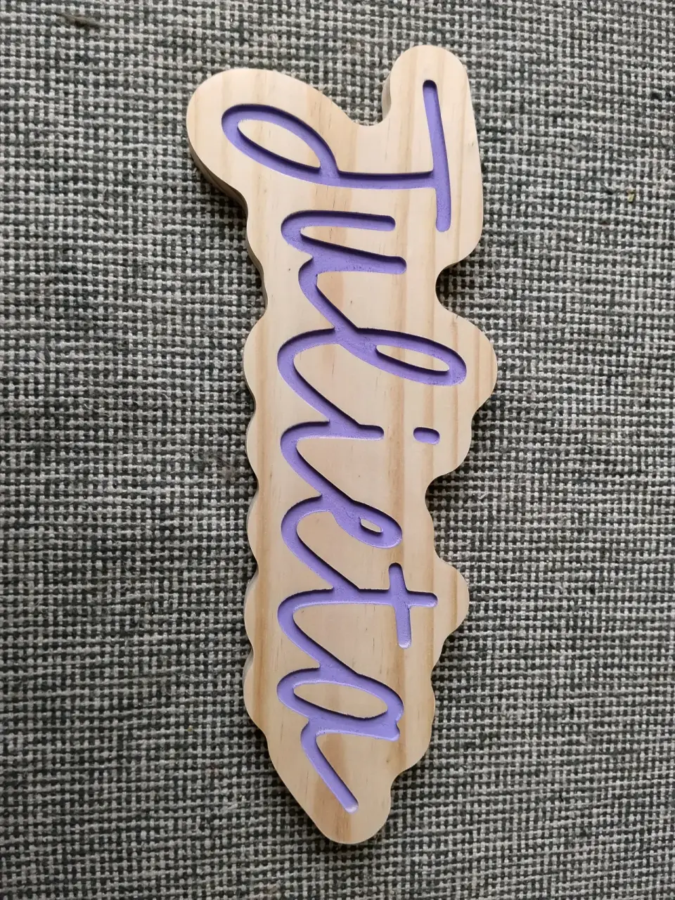 Nombres en madera personalizados, pintado a mano - miniatura 3