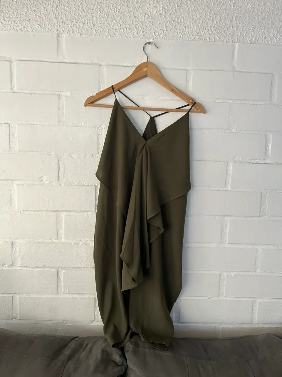 Vestido verde sin mangas - miniatura 3