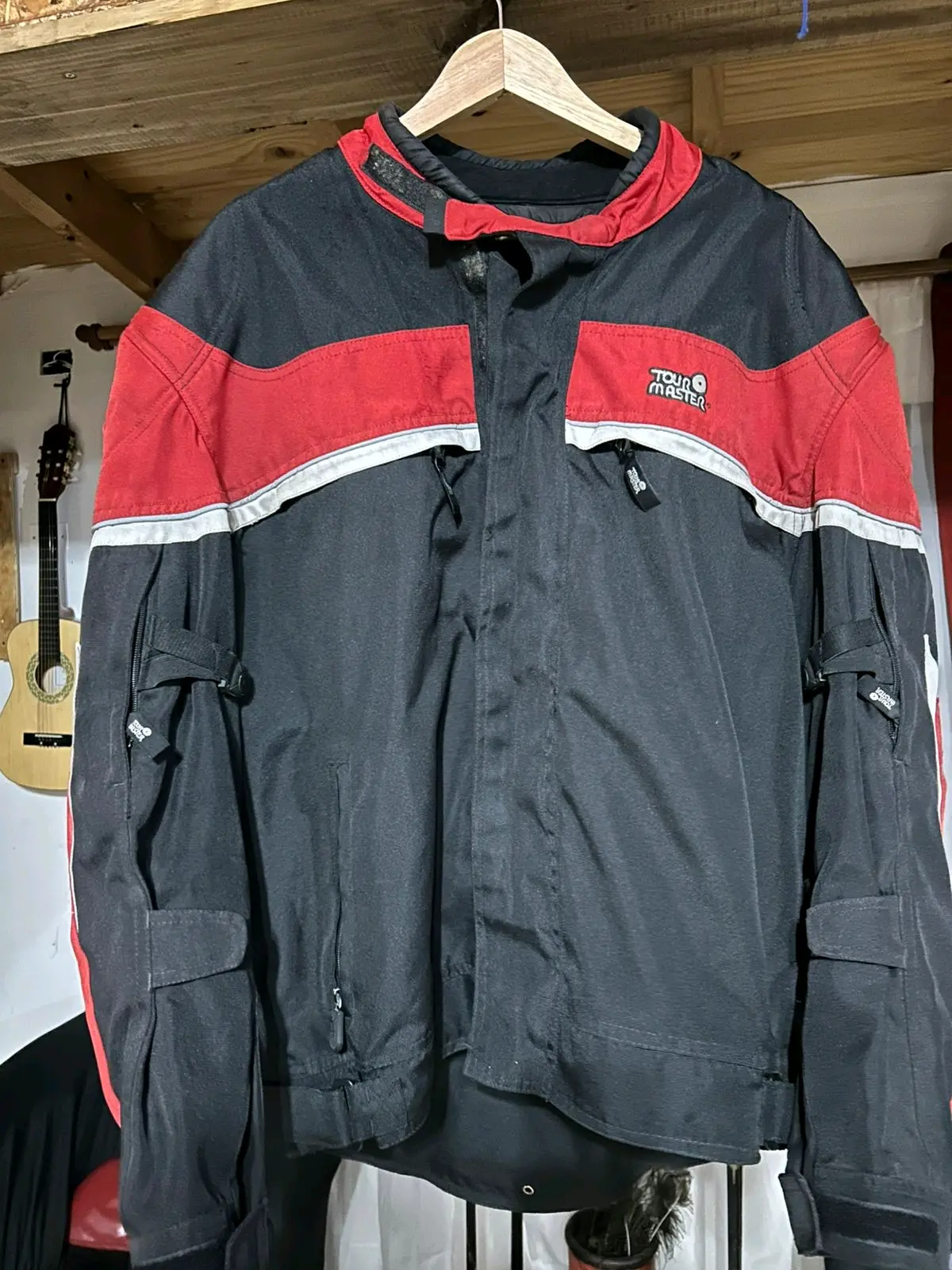 Chaqueta de moto negra y roja - miniatura 1