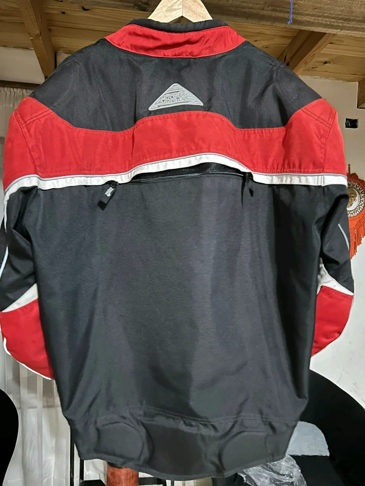 Chaqueta de moto negra y roja - miniatura 2
