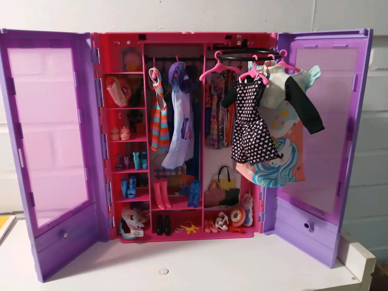 Armario Barbie morado con puertas - miniatura 3