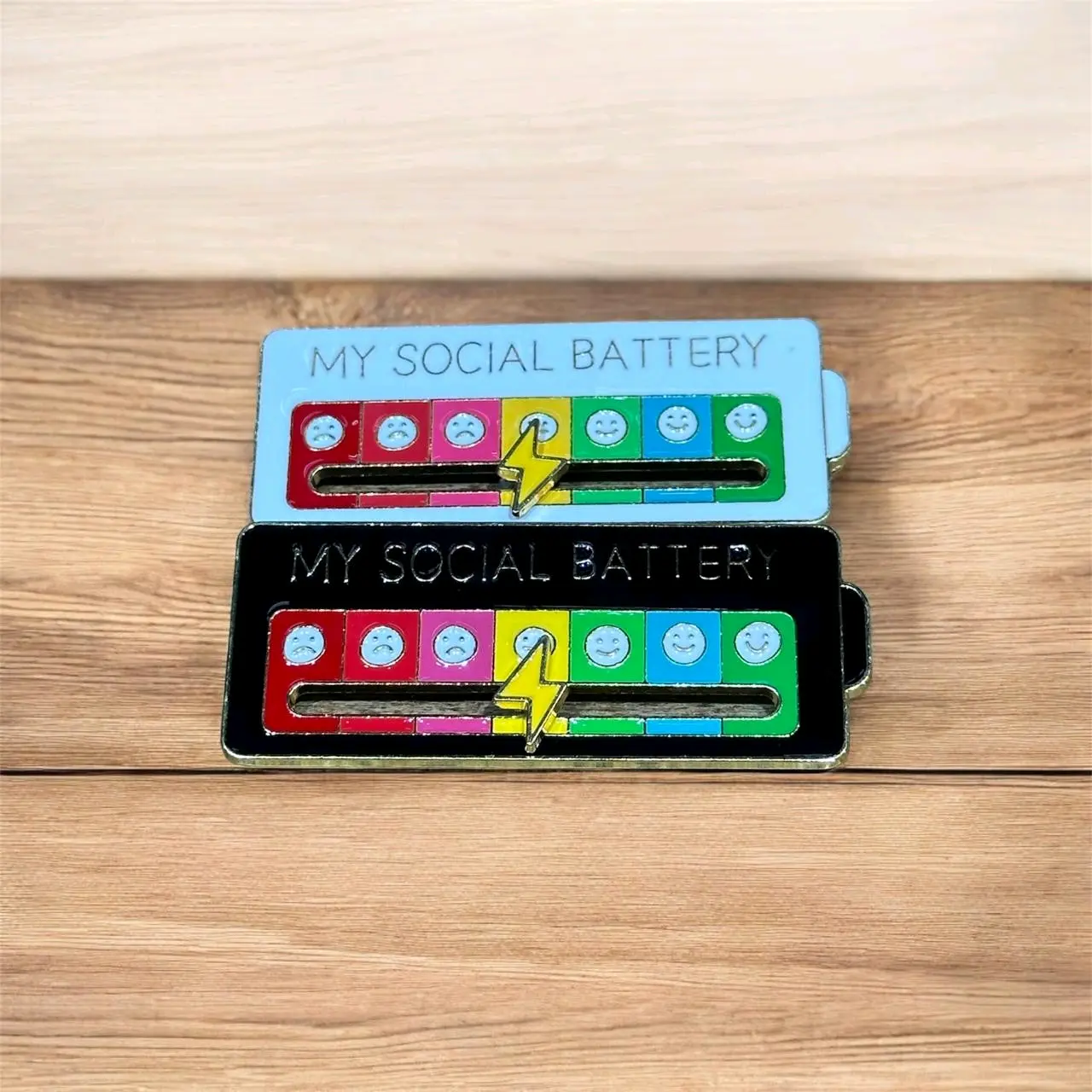 Pins My Social Battery - miniatura 1