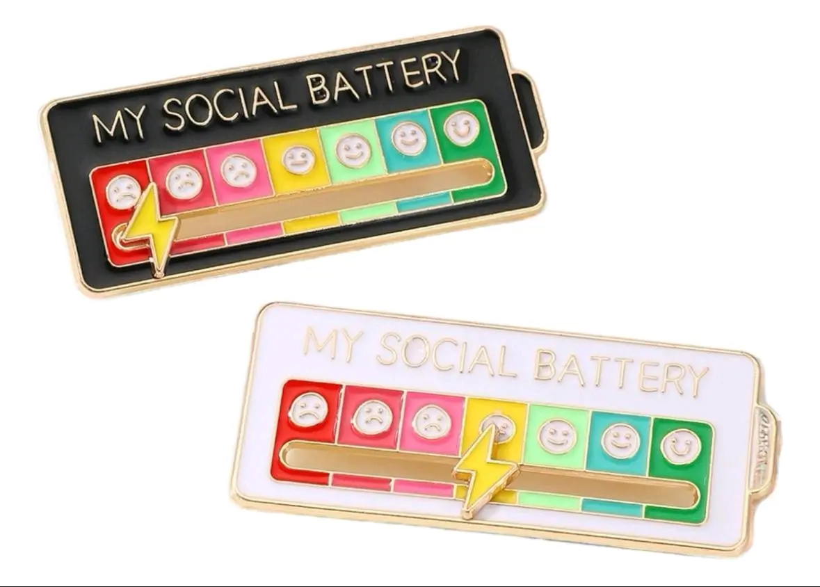 Pins My Social Battery - miniatura 2