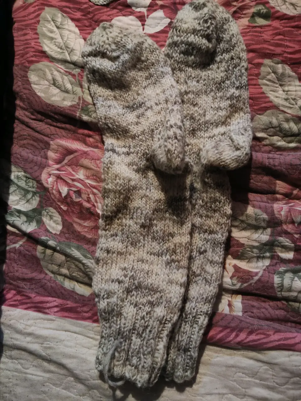 Calcetines de lana tejidos a mano