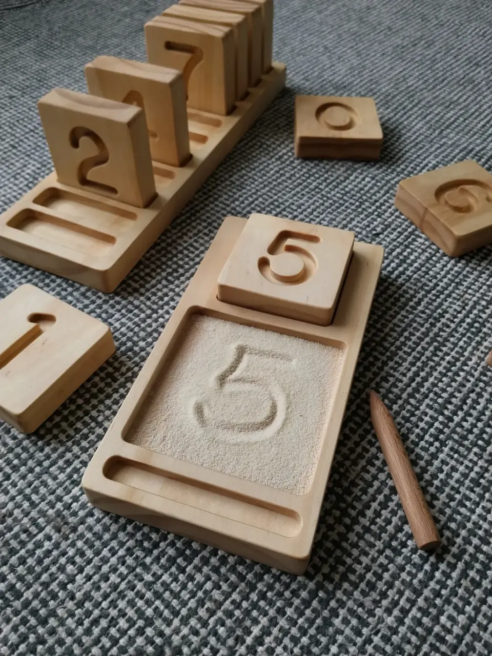 Juego de conteo y trazado números de madera - miniatura 4