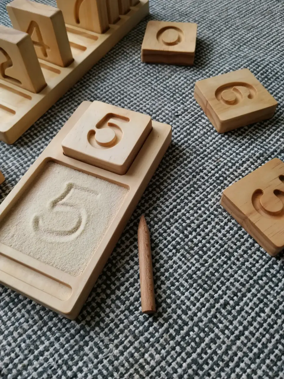 Juego de conteo y trazado números de madera - miniatura 5