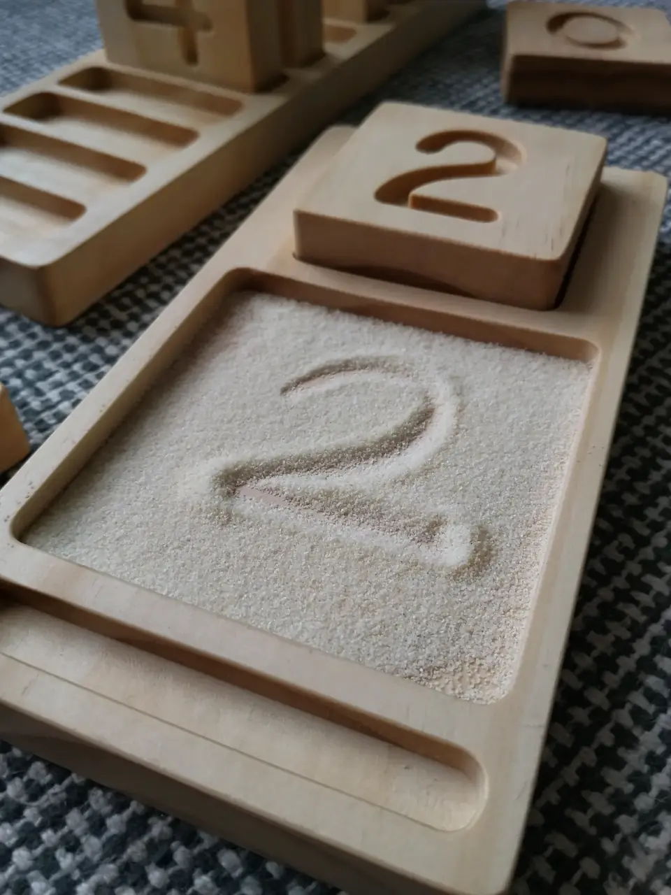 Juego de conteo y trazado números de madera - miniatura 6