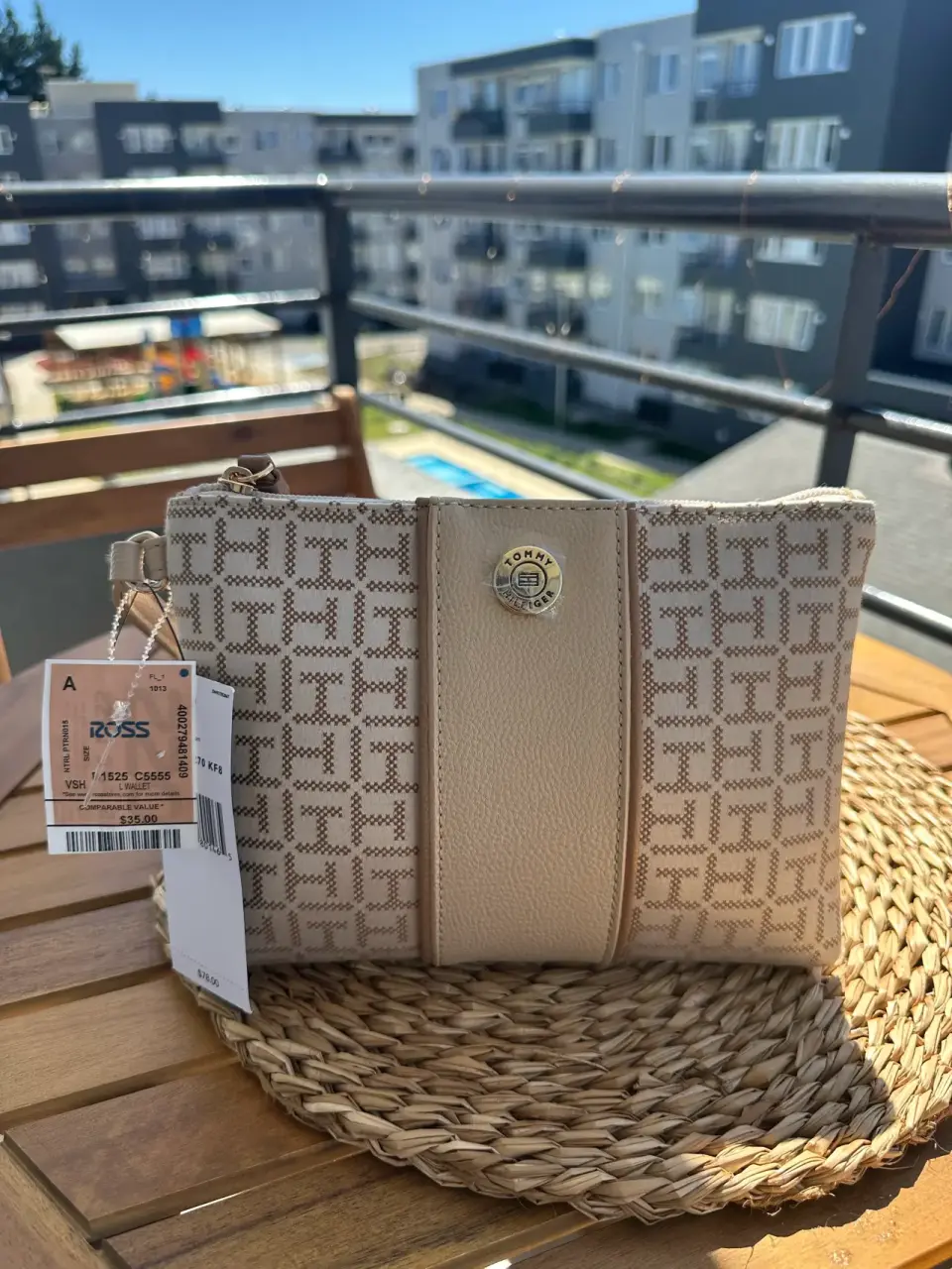 Cartera beige Tommy Hilfiger - miniatura 2