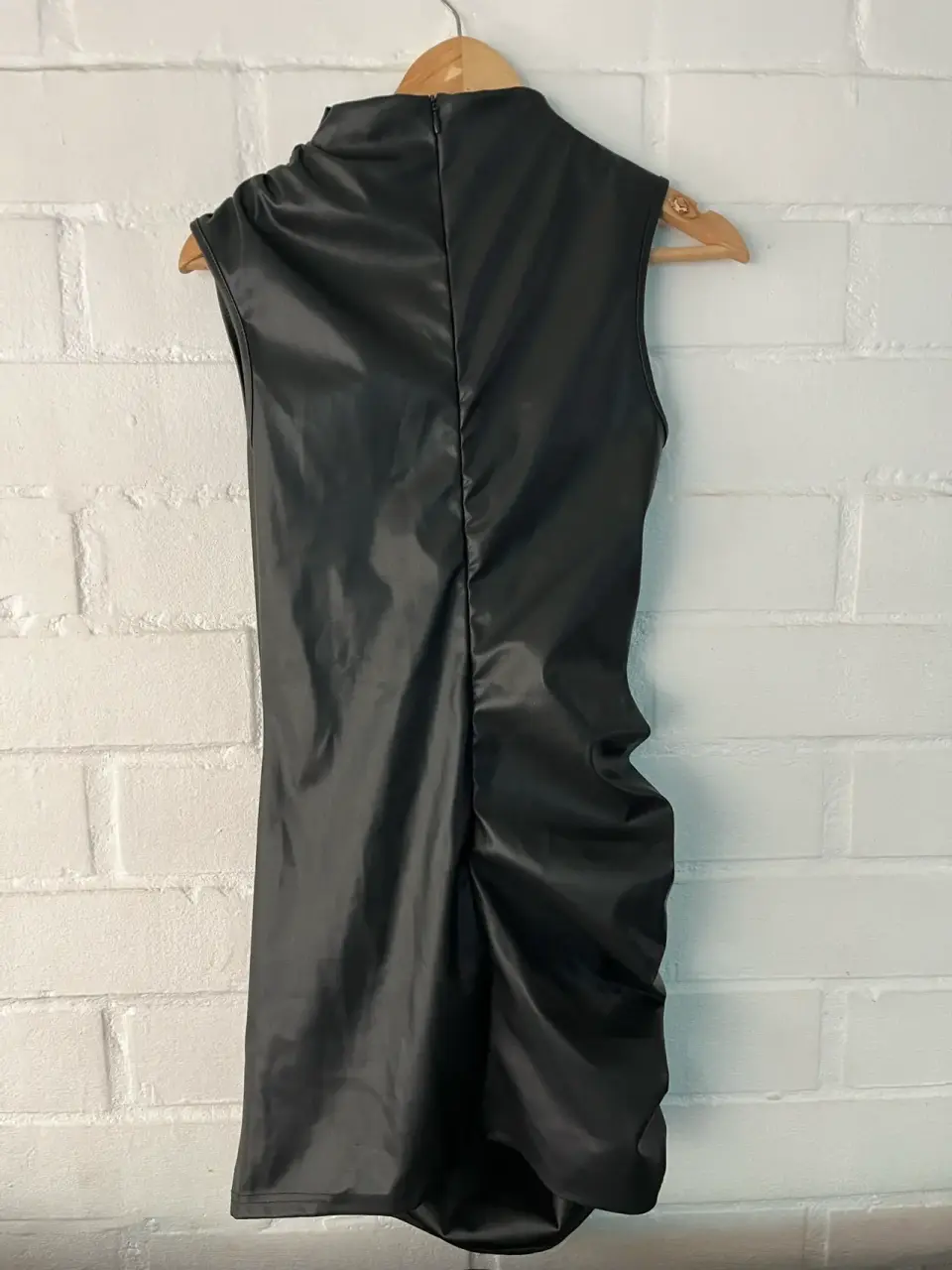 Vestido cuerina negro mujer - miniatura 4