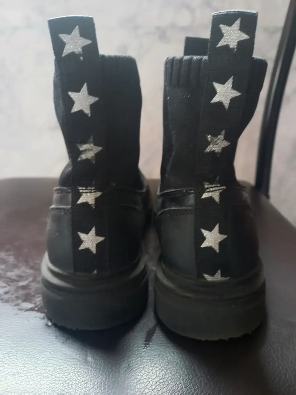 Botines negros con estrella - miniatura 3