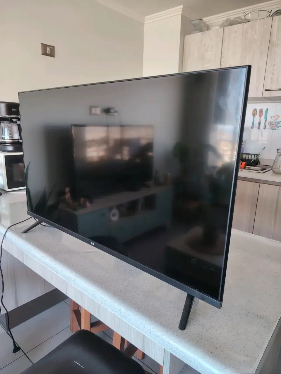 Televisor TCL pantalla plana - miniatura 1