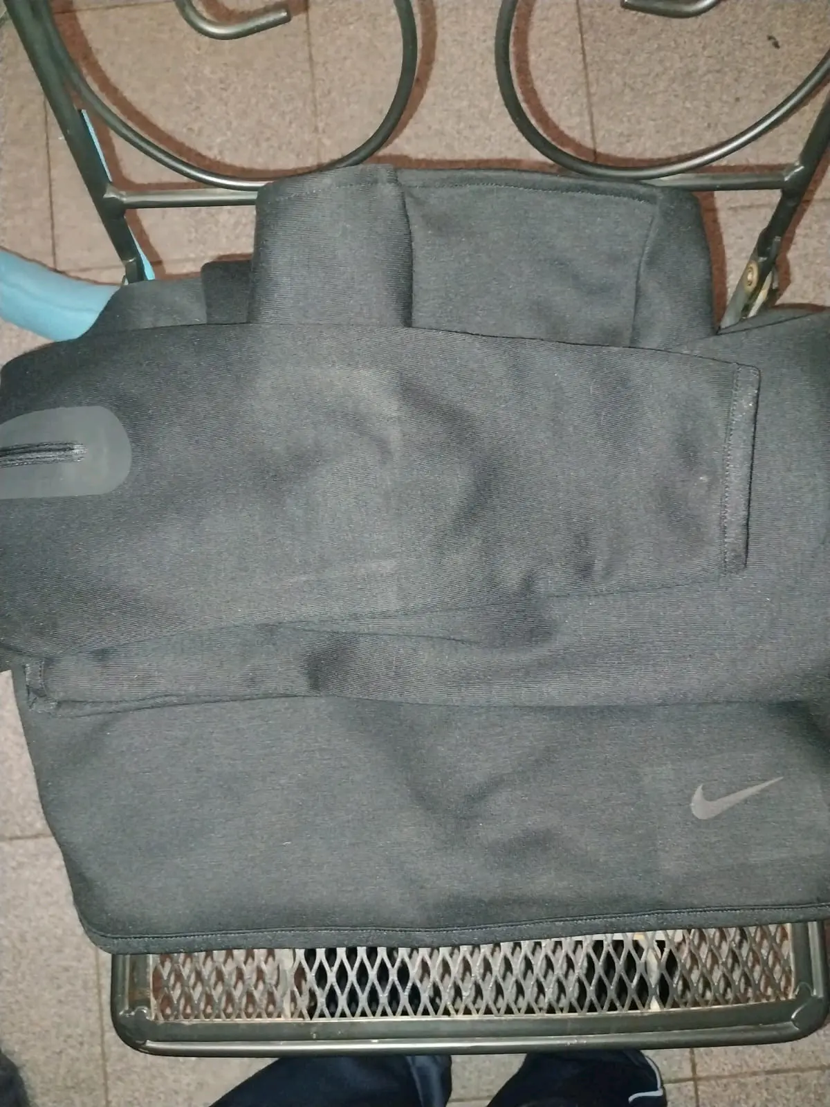 Polerón negro Nike tech con cierre - miniatura 4