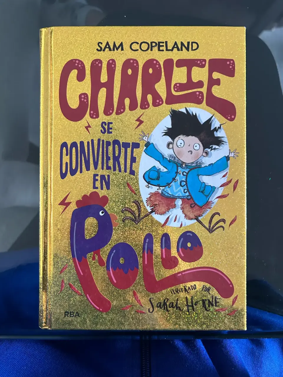 Libro Charlie se convierte en Pollo - miniatura 1