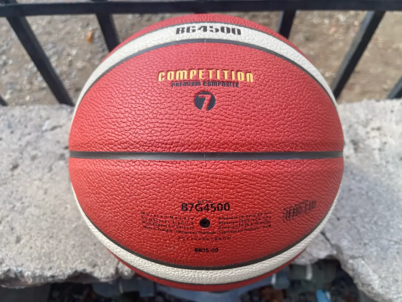 Balón de baloncesto Molten FIBA BG4500 - miniatura 2