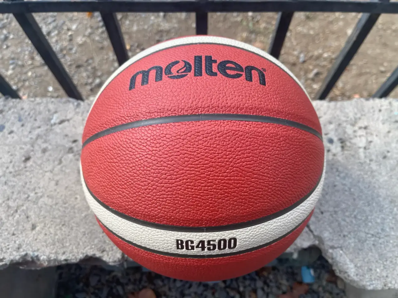 Balón de baloncesto Molten FIBA BG4500 - miniatura 3