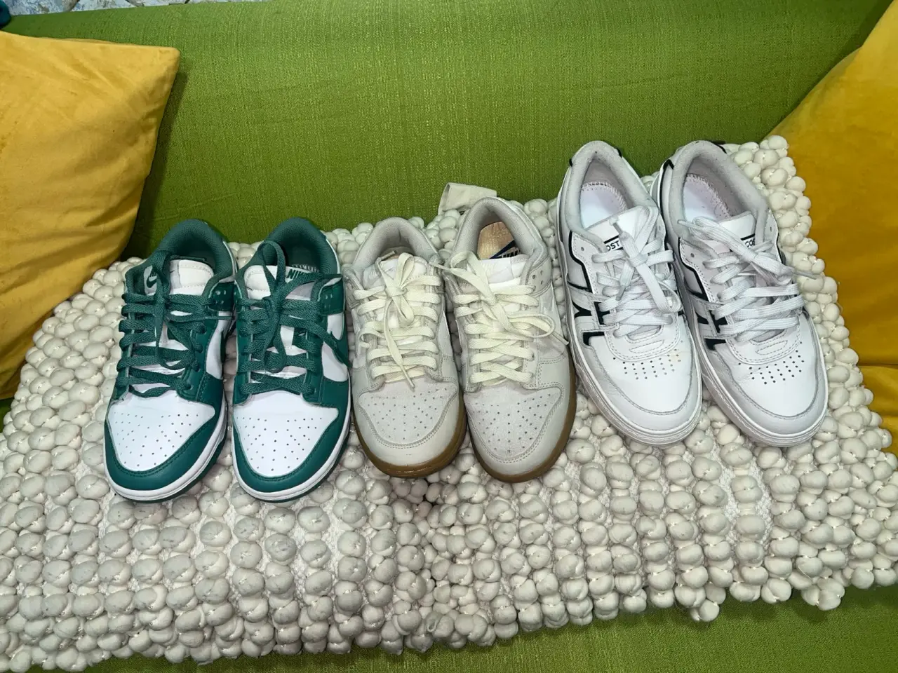 Zapatillas blancas deportivas - miniatura 2