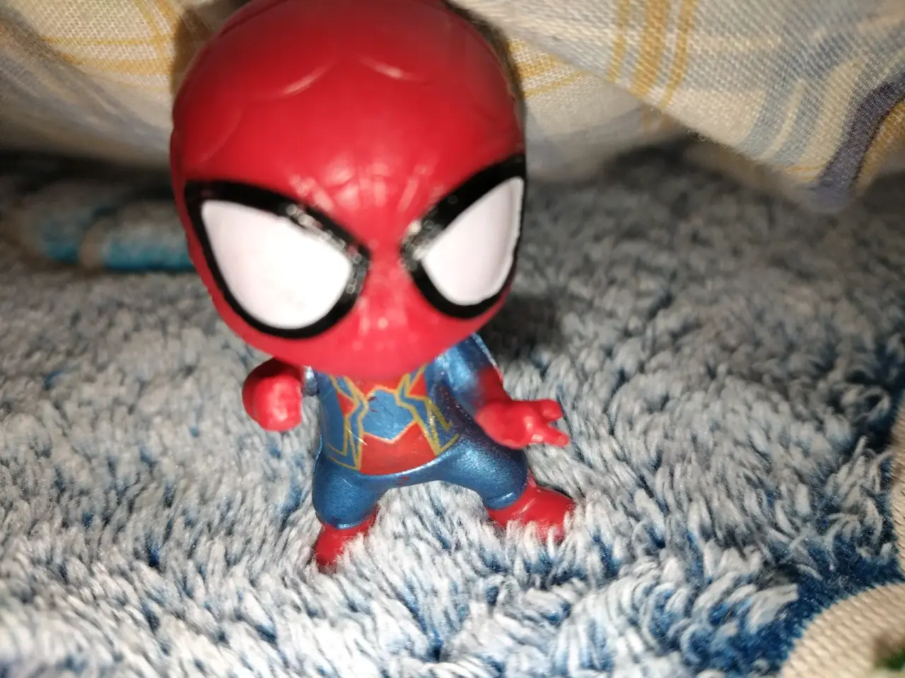 Figura coleccionable de superhéroe - miniatura 1