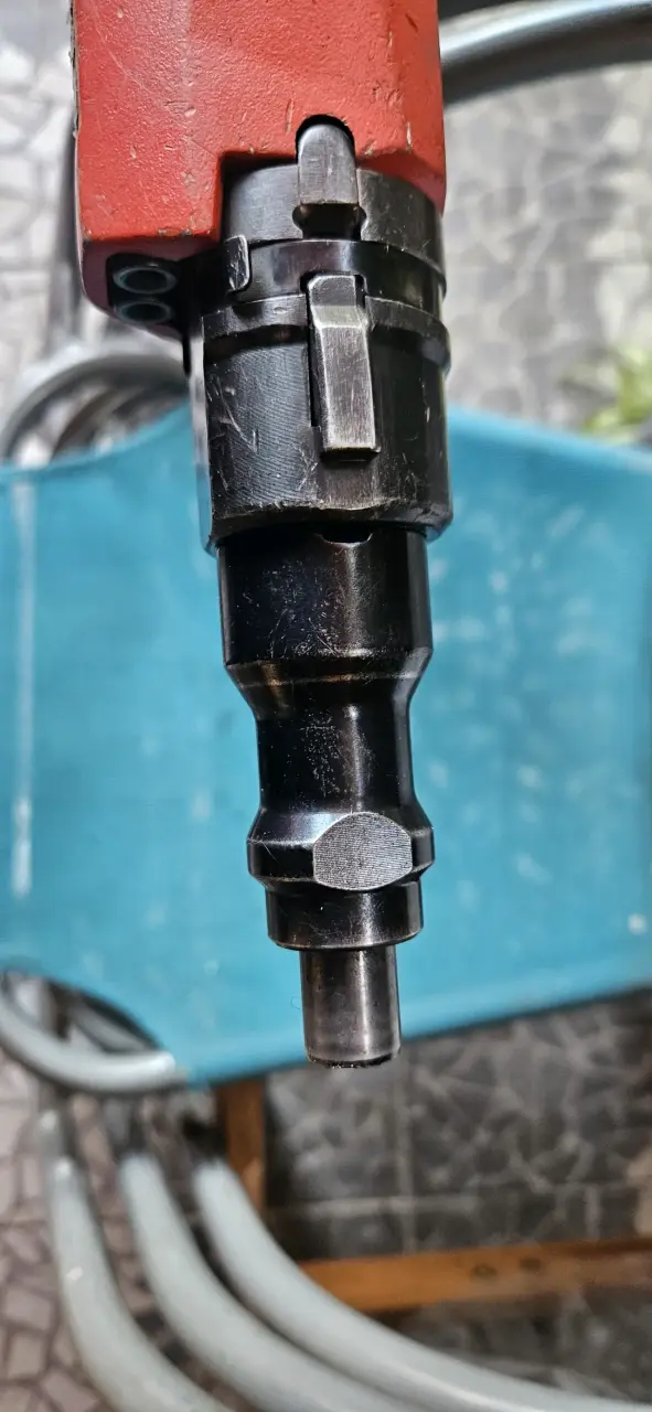Clavadora Hilti DX2 usada - miniatura 2