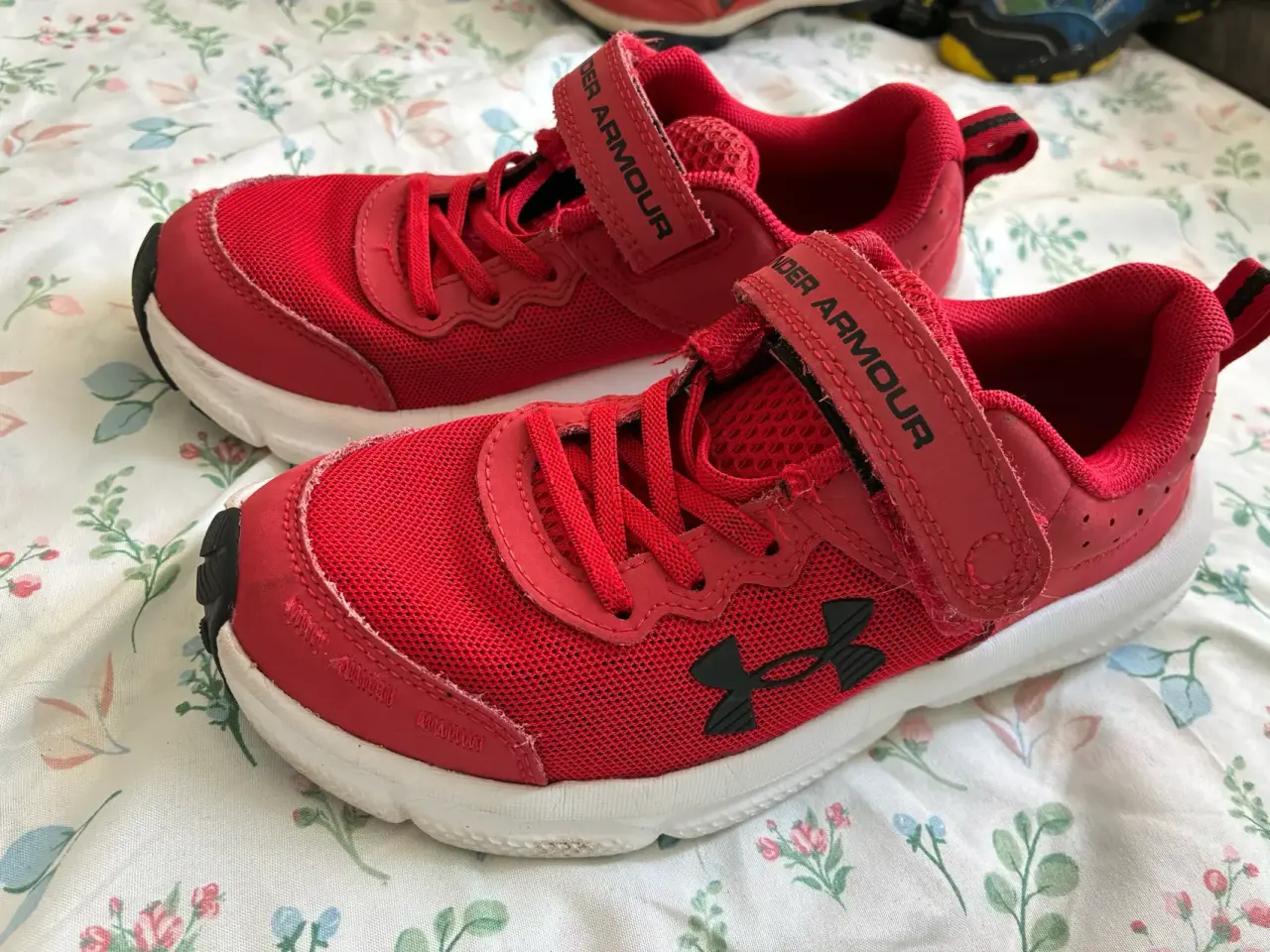 Zapatillas Under Armour rojas niño - miniatura 3