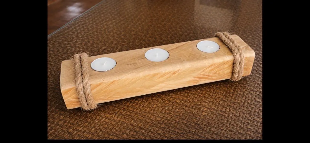 Candelero de madera para velas - miniatura 1