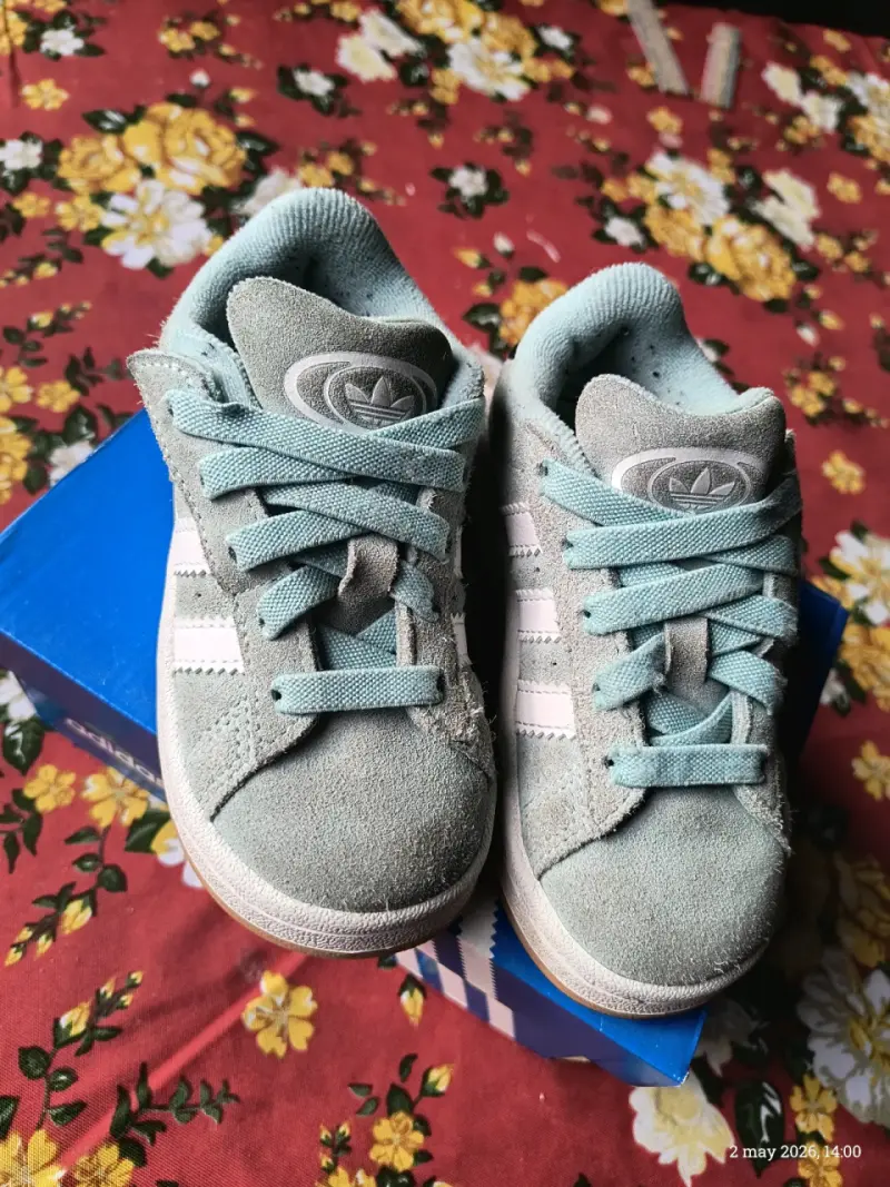 Zapatillas infantiles celestes