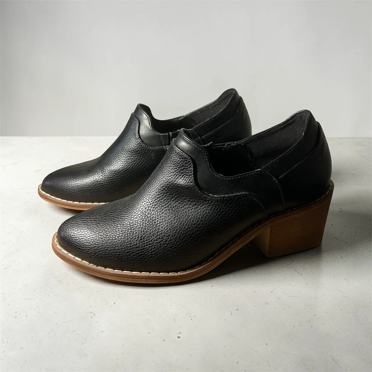 Zapatos negros nuevos - miniatura 1