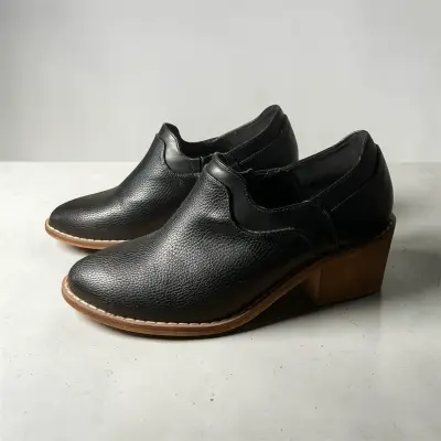 Zapatos negros nuevos - miniatura 1