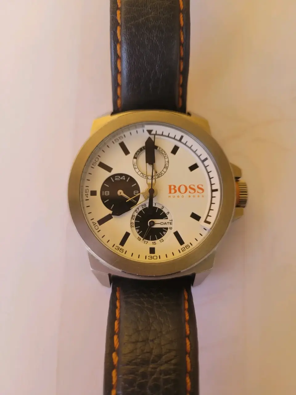 Reloj Hugo Boss blanco y negro - miniatura 1