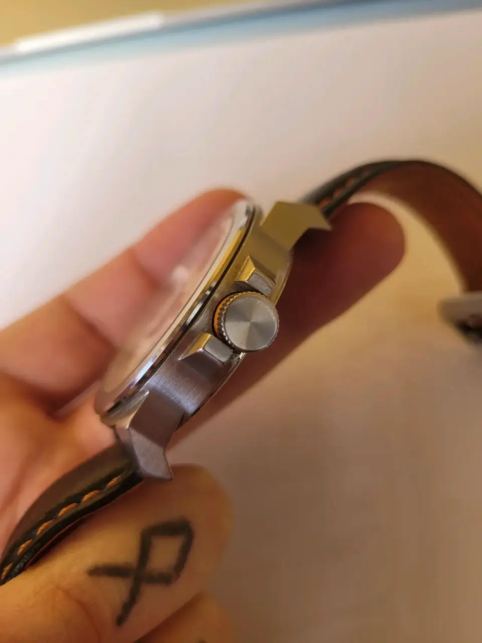 Reloj Hugo Boss blanco y negro - miniatura 2