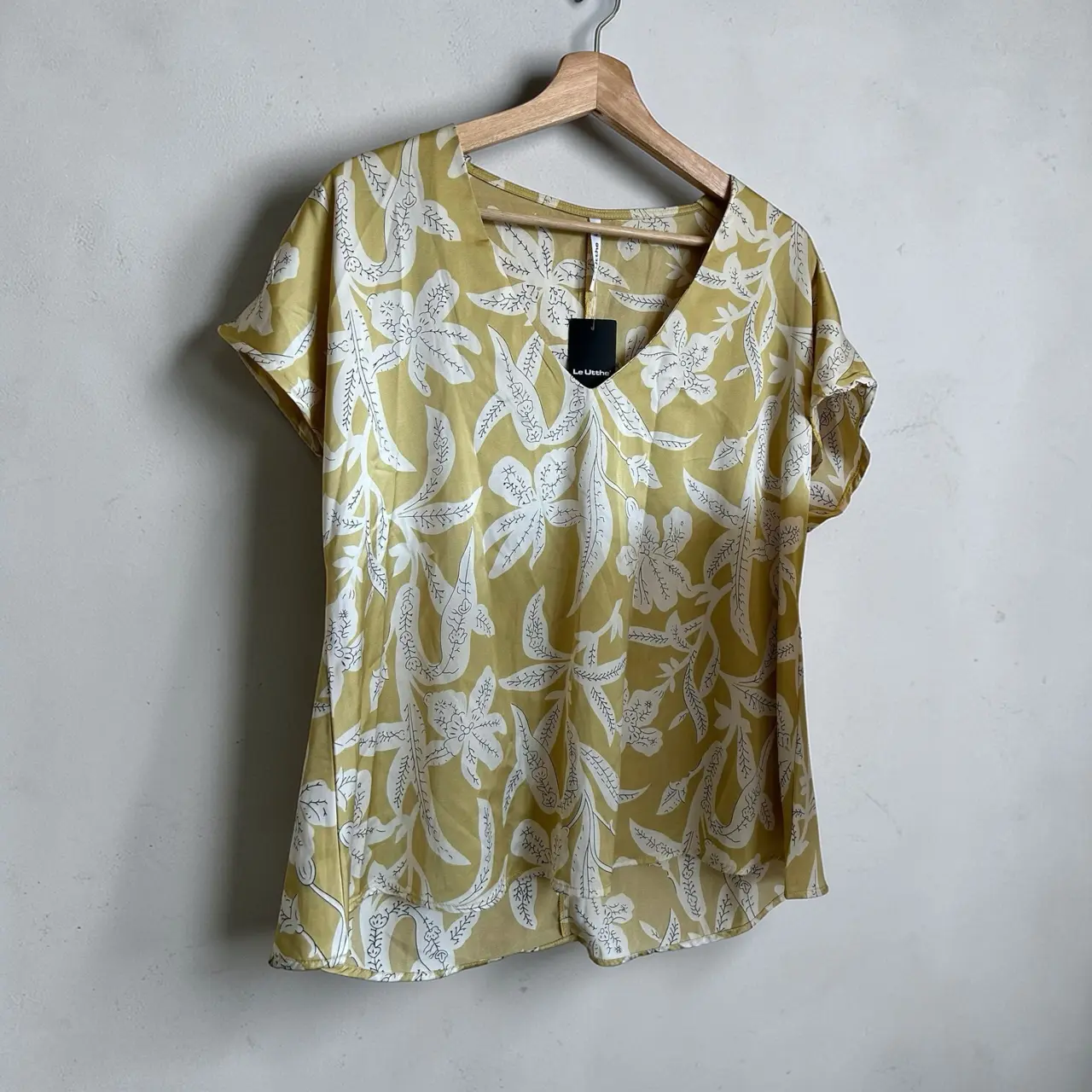 Blusa amarilla nueva - miniatura 1