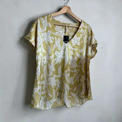 Blusa amarilla nueva - miniatura 1