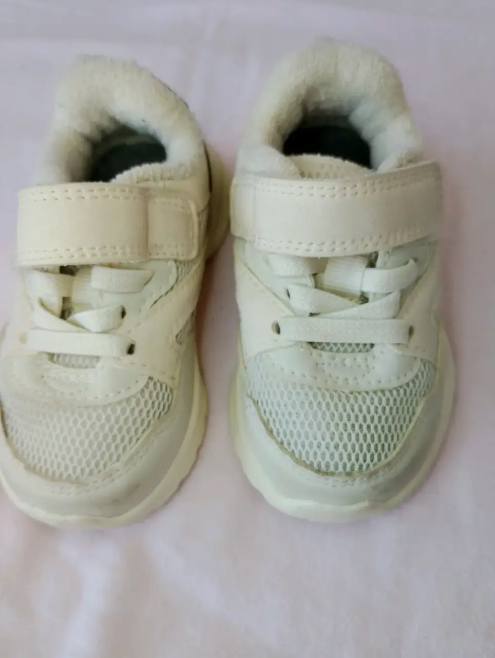 Zapatillas de bebé blancas - miniatura 1
