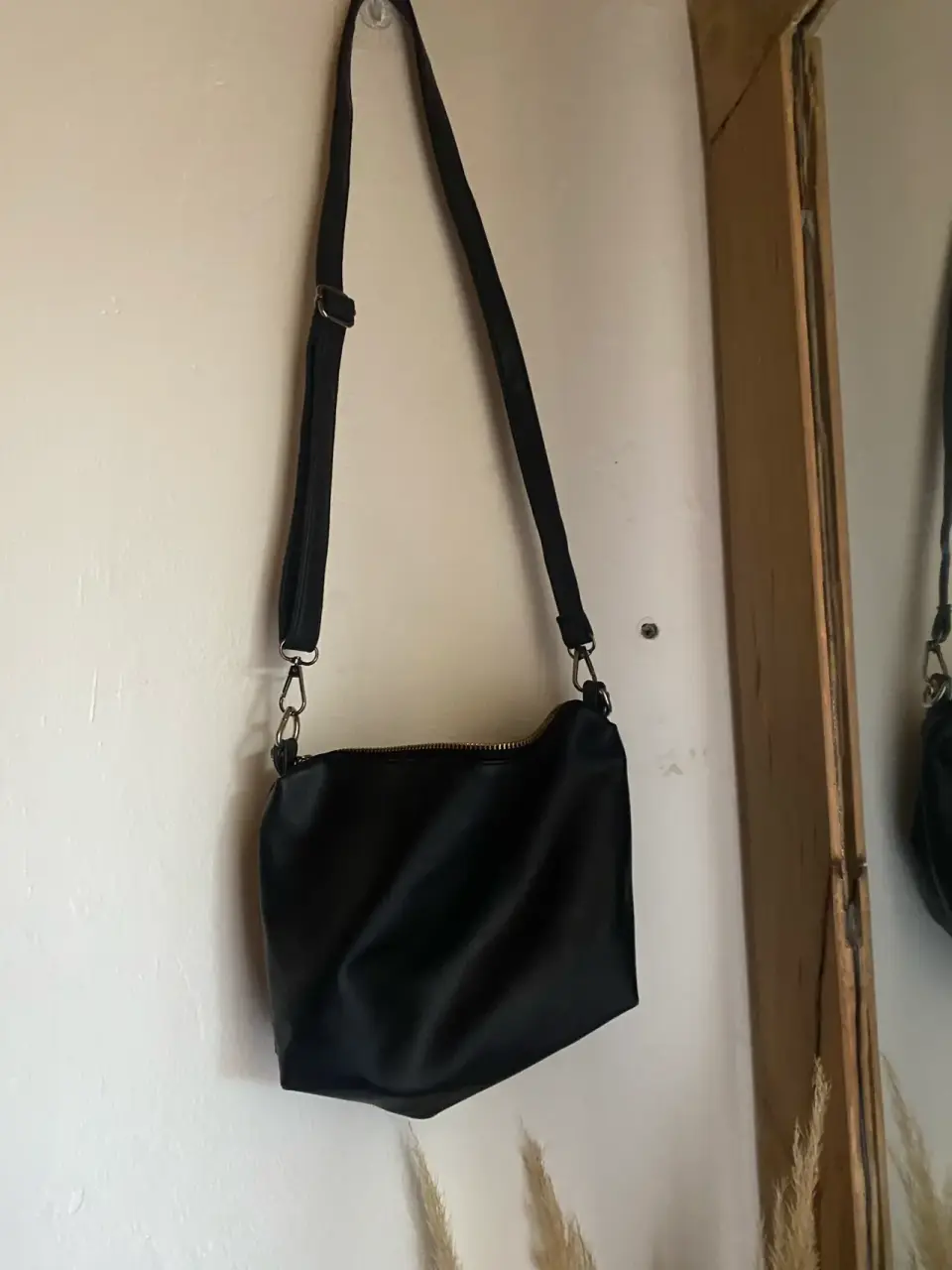 Cartera negra elegante - miniatura 3