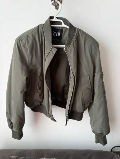 Chaqueta bomber verde Zara - miniatura 1