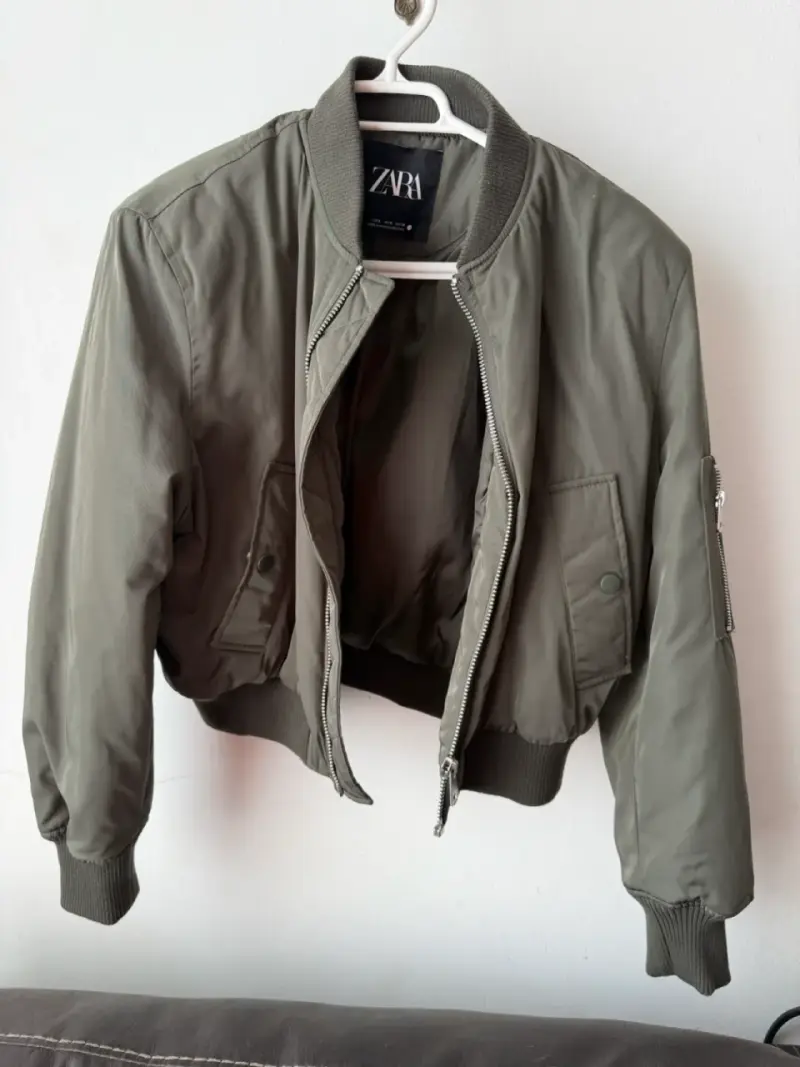Chaqueta bomber verde Zara - 2