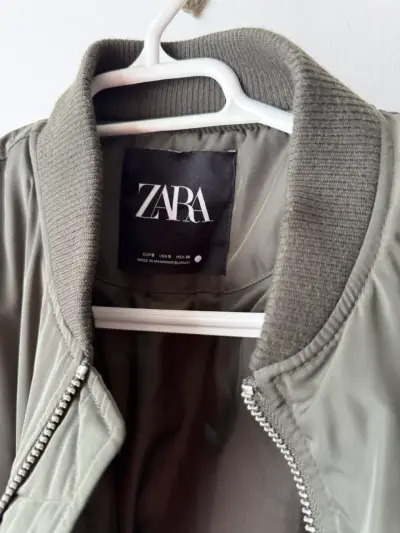 Chaqueta bomber verde Zara - miniatura 3