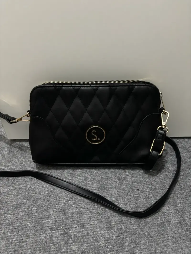 Cartera negra acolchada - 1