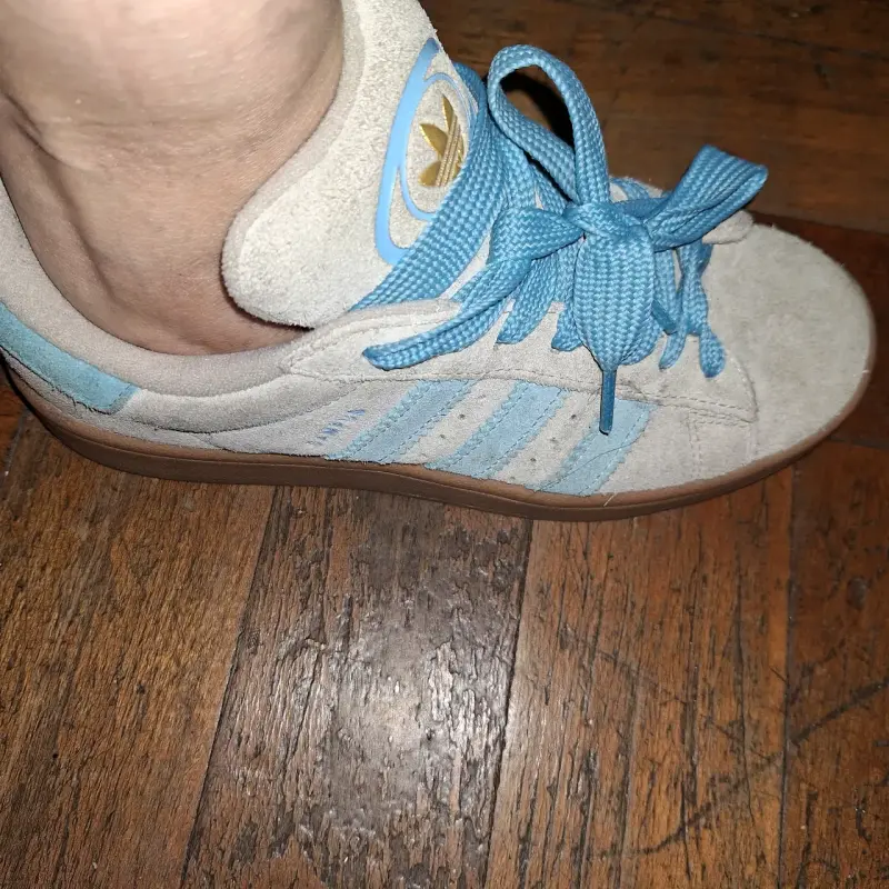 Zapatillas deportivas color celeste - 2
