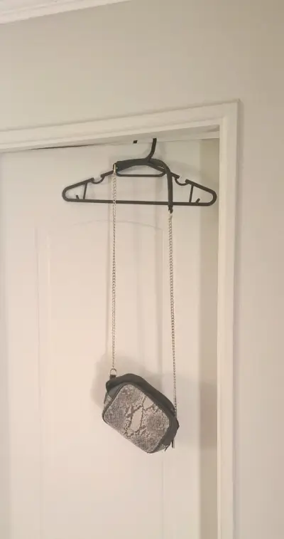 Cartera estilo serpiente pequeña - miniatura 1