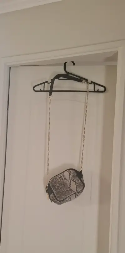 Cartera estilo serpiente pequeña - miniatura 2