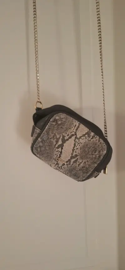 Cartera estilo serpiente pequeña - miniatura 3
