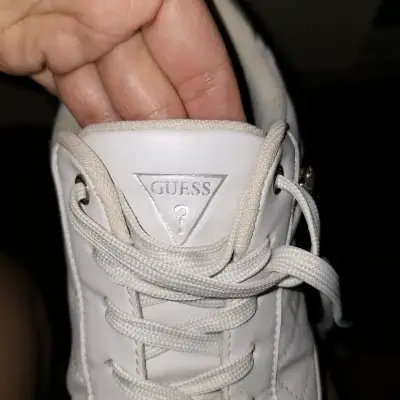 Zapatillas blancas Guess - miniatura 1