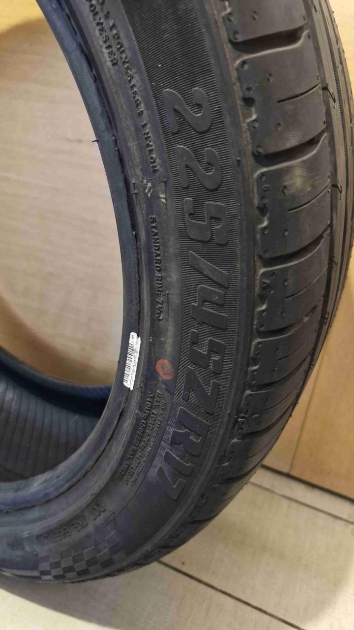 Neumático Kumho X-Motion usado - 4