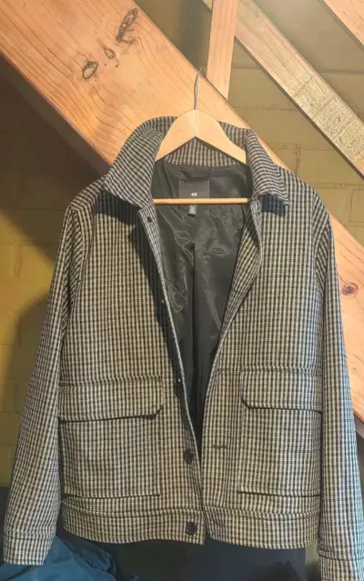 Abrigo de cuadros gris marca HyM talla xl - miniatura 2